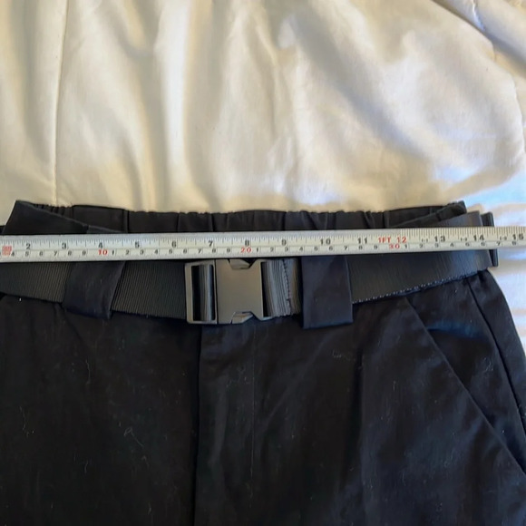 TNA Tawny
Cargo Pant,
Size Small. Black colored utility style cargos. Streetwear - Picture 13 of 16